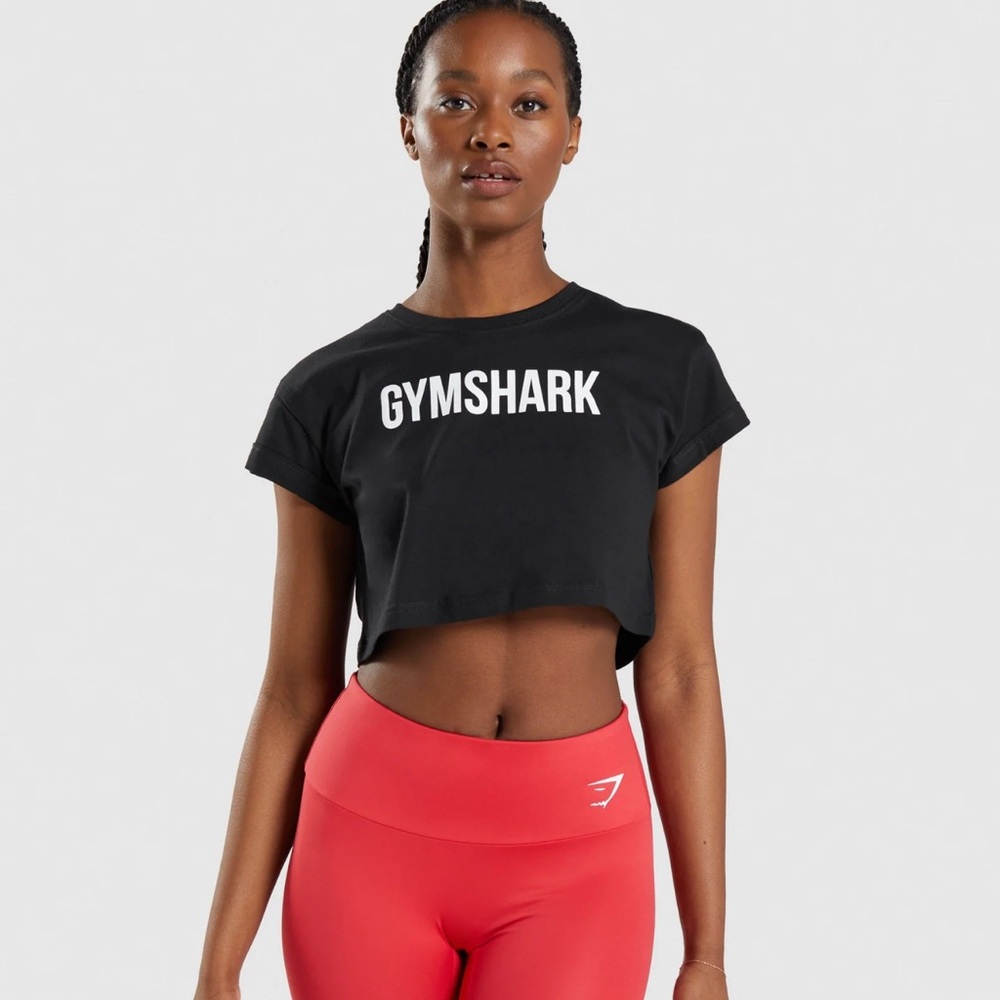 Gymshark Womens Black Graphic Short Sleeve Activewear Cropped T-Shirt Si…